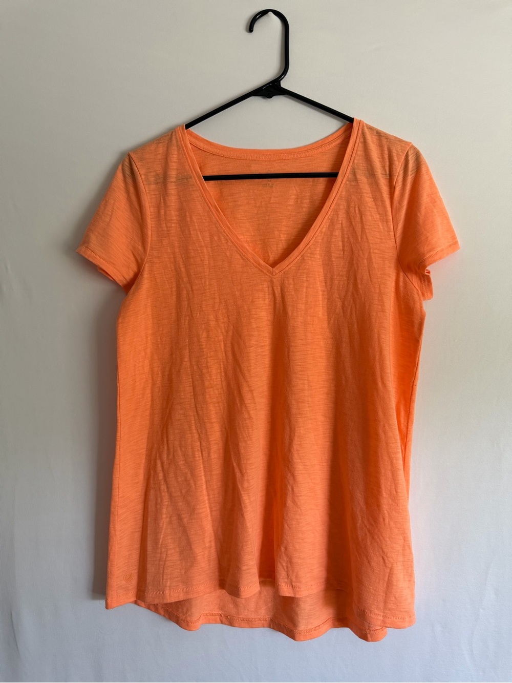 Lilly Pulitzer T Shirt Medium Coral Orange Peach V Neck Slub Short Sleeve Resort